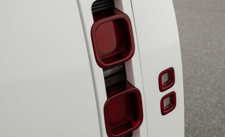 2021 STARTECH Land Rover Defender 90 Tail Light Wallpapers 450x275 (63)