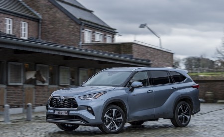 2021 Toyota Highlander Hybrid (Euro-Spec) Front Three-Quarter Wallpapers 450x275 (52)