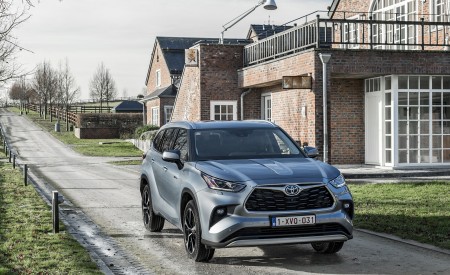 2021 Toyota Highlander Hybrid (Euro-Spec) Front Three-Quarter Wallpapers 450x275 (50)