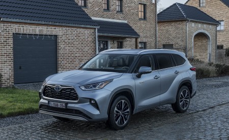 2021 Toyota Highlander Hybrid (Euro-Spec) Front Three-Quarter Wallpapers 450x275 (61)