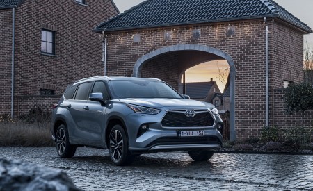 2021 Toyota Highlander Hybrid (Euro-Spec) Front Three-Quarter Wallpapers 450x275 (56)