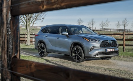 2021 Toyota Highlander Hybrid (Euro-Spec) Front Three-Quarter Wallpapers 450x275 (47)