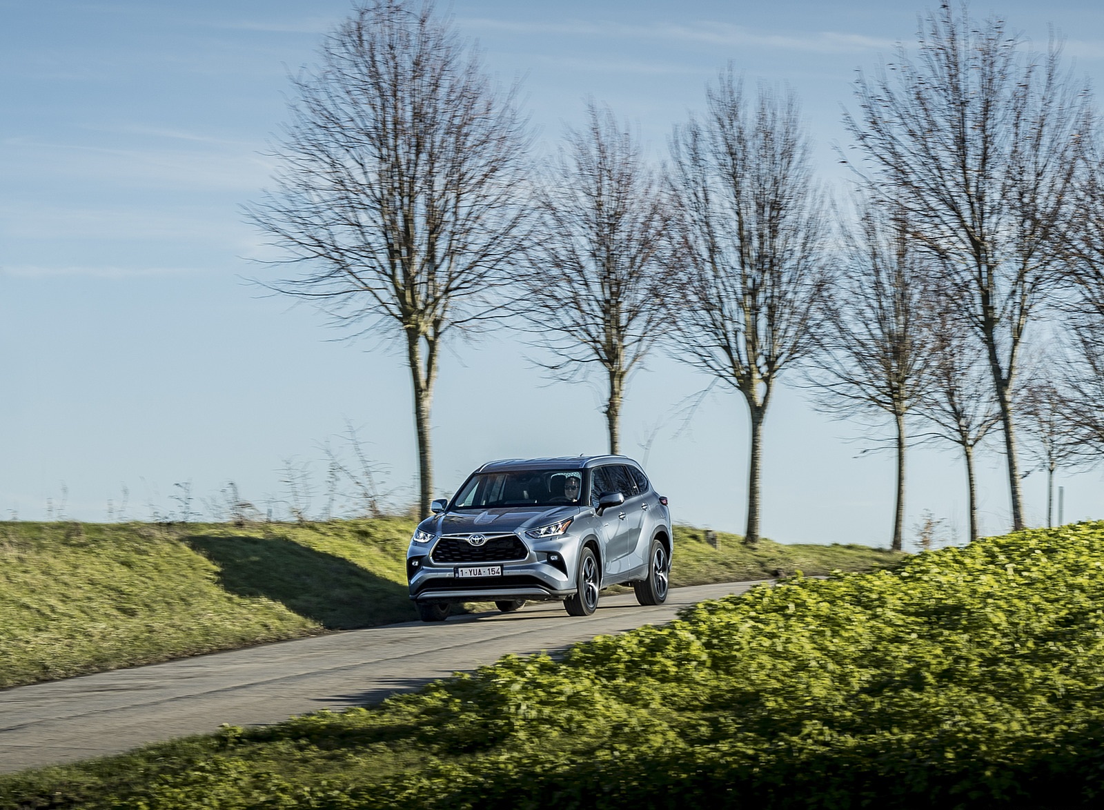 2021 Toyota Highlander Hybrid (Euro-Spec) Front Three-Quarter Wallpapers (7)