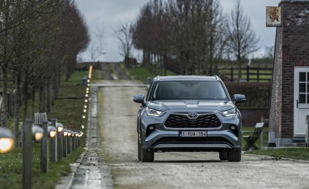 2021 Toyota Highlander Hybrid (Euro-Spec) Front Wallpapers 450x275 (43)