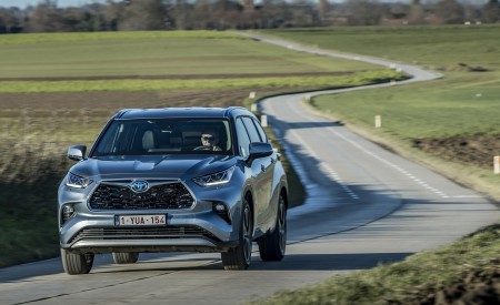 2021 Toyota Highlander Hybrid (Euro-Spec) Front Wallpapers 450x275 (16)