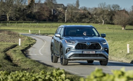 2021 Toyota Highlander Hybrid (Euro-Spec) Front Wallpapers 450x275 (8)