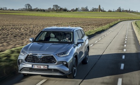 2021 Toyota Highlander Hybrid (Euro-Spec) Front Wallpapers 450x275 (17)