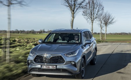 2021 Toyota Highlander Hybrid (Euro-Spec) Front Wallpapers 450x275 (2)