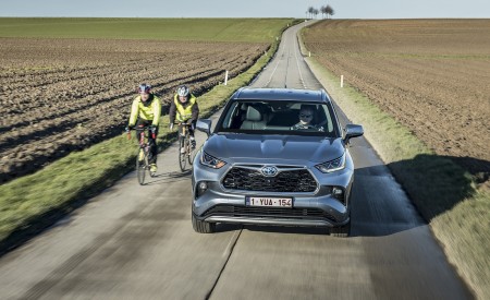 2021 Toyota Highlander Hybrid (Euro-Spec) Front Wallpapers 450x275 (21)