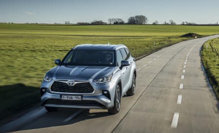 2021 Toyota Highlander Hybrid (Euro-Spec) Front Wallpapers 450x275 (22)