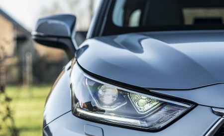 2021 Toyota Highlander Hybrid (Euro-Spec) Headlight Wallpapers 450x275 (68)