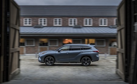 2021 Toyota Highlander Hybrid (Euro-Spec) Side Wallpapers 450x275 (53)