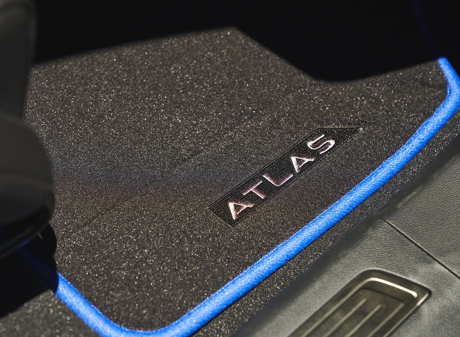 2021 Volkswagen Atlas Cross Sport GT Concept Interior Floor Mat Wallpapers #24 of 33