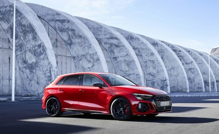 2022 Audi RS 3 Sportback (Color: Tango Red) Front Three-Quarter Wallpapers 450x275 (23)