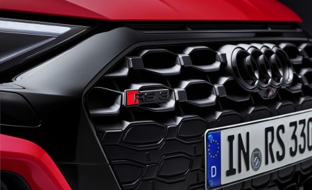 2022 Audi RS 3 Sportback (Color: Tango Red) Grill Wallpapers 450x275 (53)