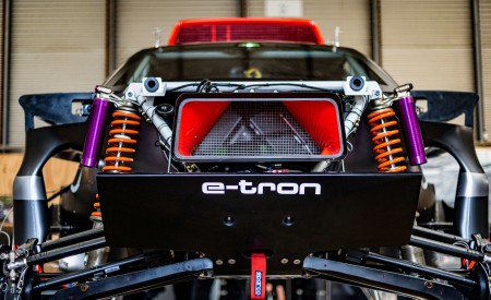 2022 Audi RS Q e-tron Dakar Rally Making Of Wallpapers 450x275 (28)