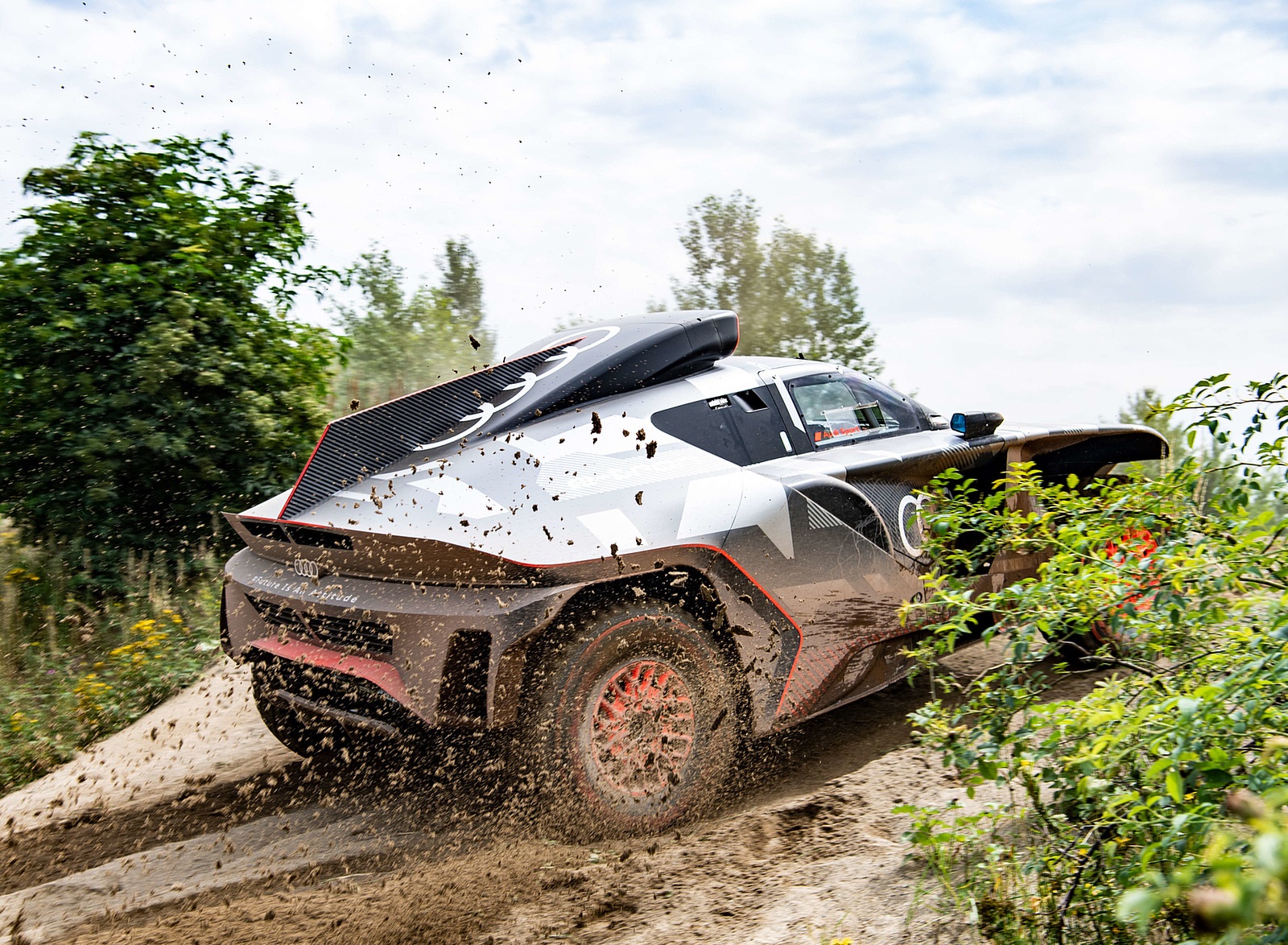 2022 Audi RS Q e-tron Dakar Rally Testing Wallpapers (10)