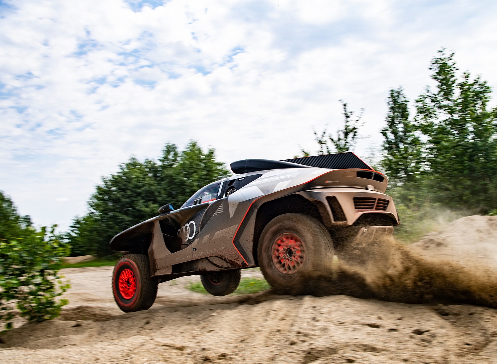 2022 Audi RS Q e-tron Dakar Rally Testing Wallpapers (9)