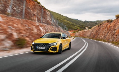 2022 Audi RS3 Sedan Front Three-Quarter Wallpapers 450x275 (109)