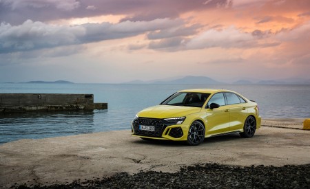 2022 Audi RS3 Sedan Front Three-Quarter Wallpapers 450x275 (118)