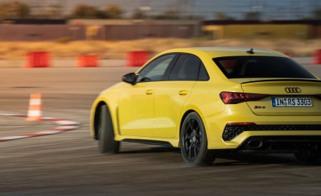 2022 Audi RS3 Sedan Rear Three-Quarter Wallpapers 450x275 (125)