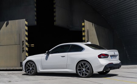 2022 BMW 2 Series Coupe Rear Three-Quarter Wallpapers 450x275 (29)