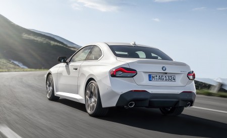 2022 BMW 2 Series Coupe Rear Three-Quarter Wallpapers 450x275 (2)
