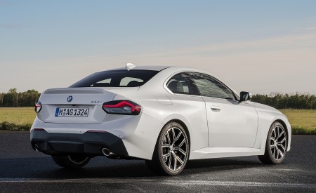 2022 BMW 2 Series Coupe Rear Three-Quarter Wallpapers 450x275 (22)