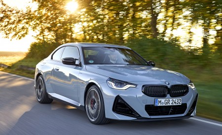 2022 BMW M240i Coupe xDrive (Color: Brooklyn Grey) Front Three-Quarter Wallpapers 450x275 (4)