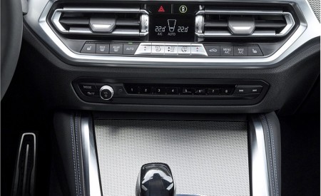 2022 BMW M240i Coupé xDrive (Color: Thundernight Metallic) Central Console Wallpapers 450x275 (106)