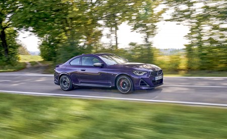 2022 BMW M240i Coupé xDrive (Color: Thundernight Metallic) Front Three-Quarter Wallpapers 450x275 (33)