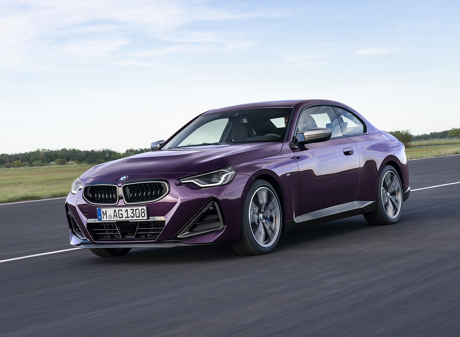 2022 BMW M240i xDrive Coupe Front Three-Quarter Wallpapers (4)
