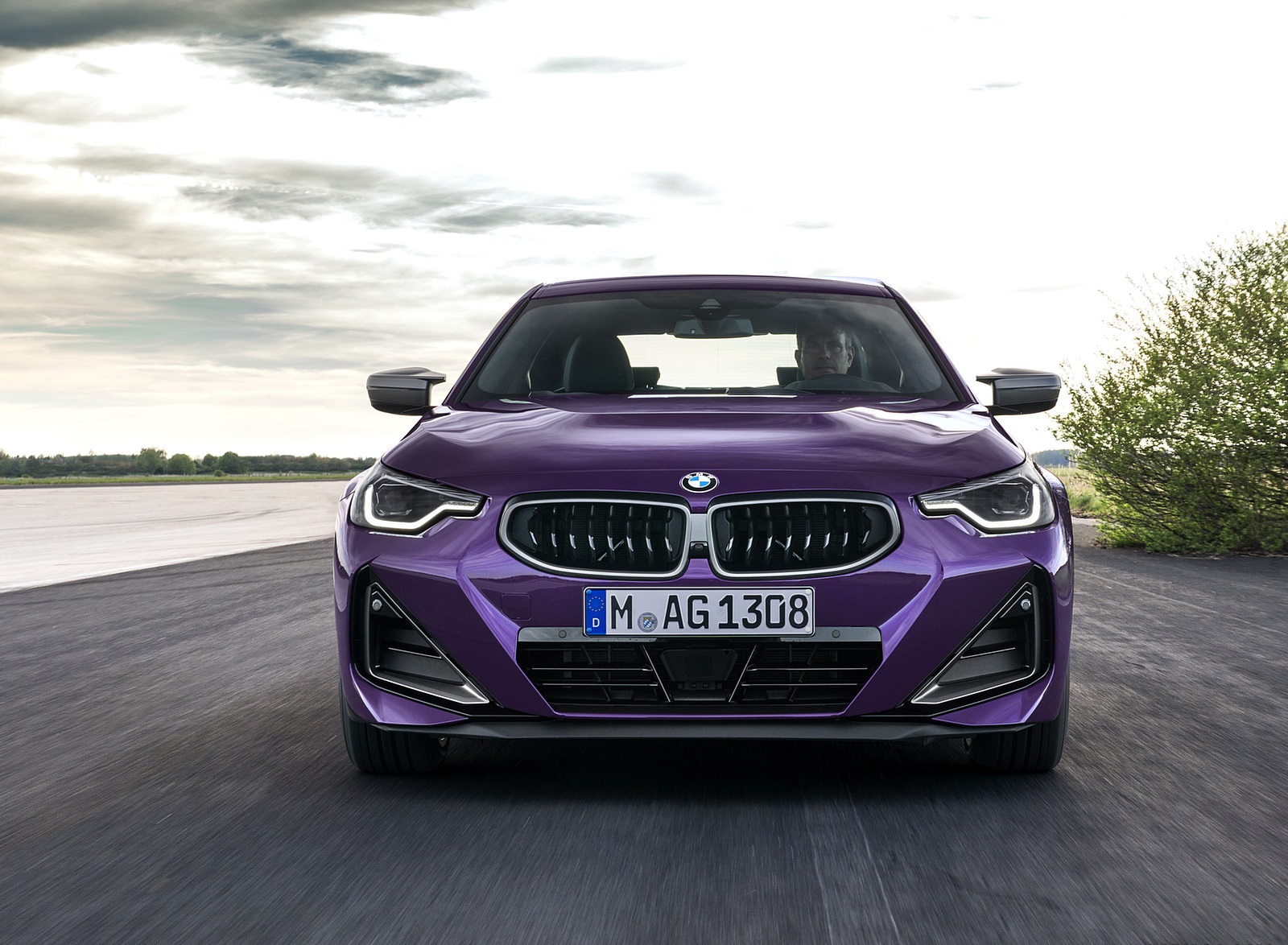 2022 BMW M240i xDrive Coupe Front Wallpapers (8)
