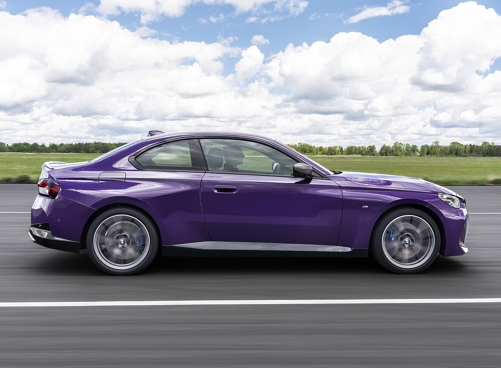 2022 BMW M240i xDrive Coupe Side Wallpapers (10)