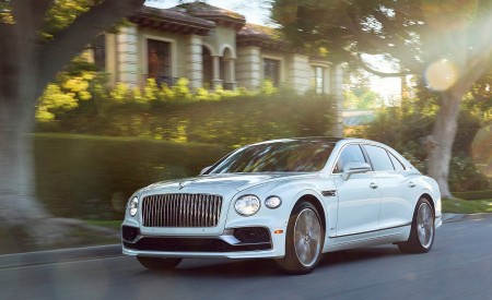 2022 Bentley Flying Spur Hybrid Front Three-Quarter Wallpapers 450x275 (66)