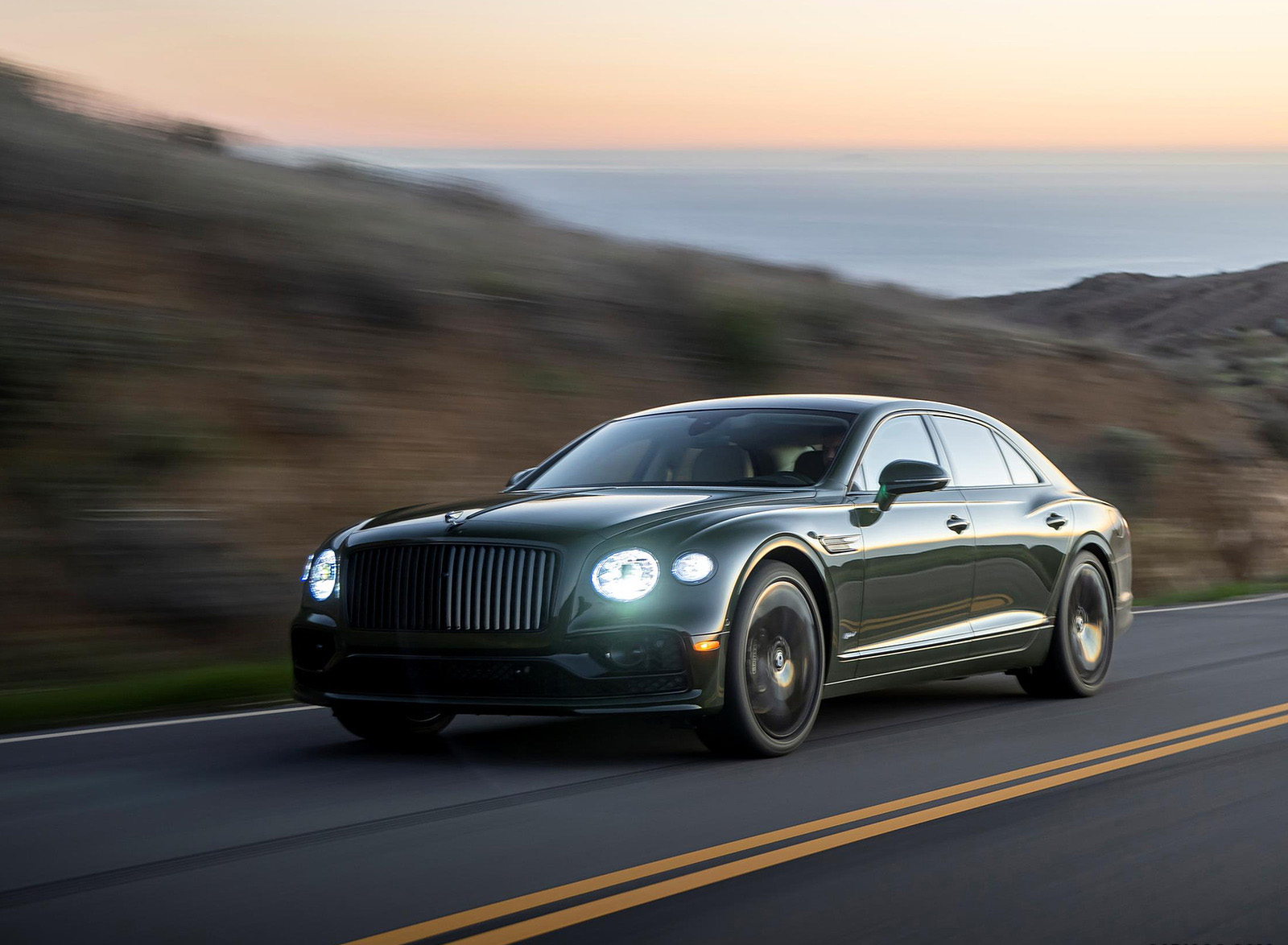 2022 Bentley Flying Spur Hybrid Front Three-Quarter Wallpapers  (14)