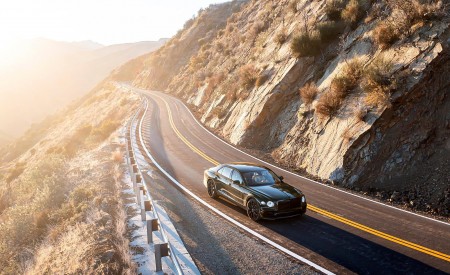 2022 Bentley Flying Spur Hybrid Front Three-Quarter Wallpapers 450x275 (8)