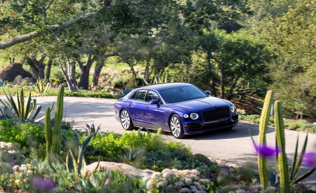 2022 Bentley Flying Spur Hybrid Front Three-Quarter Wallpapers 450x275 (30)