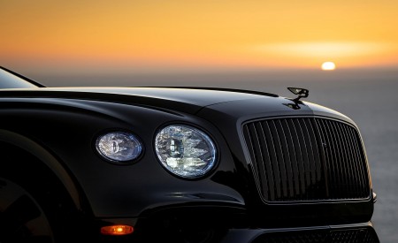 2022 Bentley Flying Spur Hybrid Headlight Wallpapers 450x275 (84)