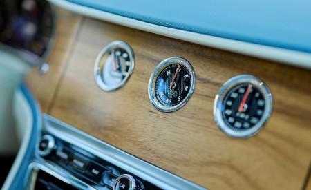 2022 Bentley Flying Spur Hybrid Interior Detail Wallpapers 450x275 (143)