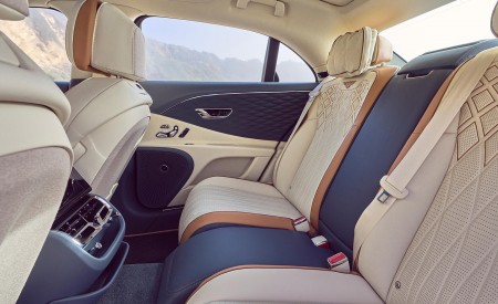2022 Bentley Flying Spur Hybrid Interior Rear Seats Wallpapers 450x275 (163)
