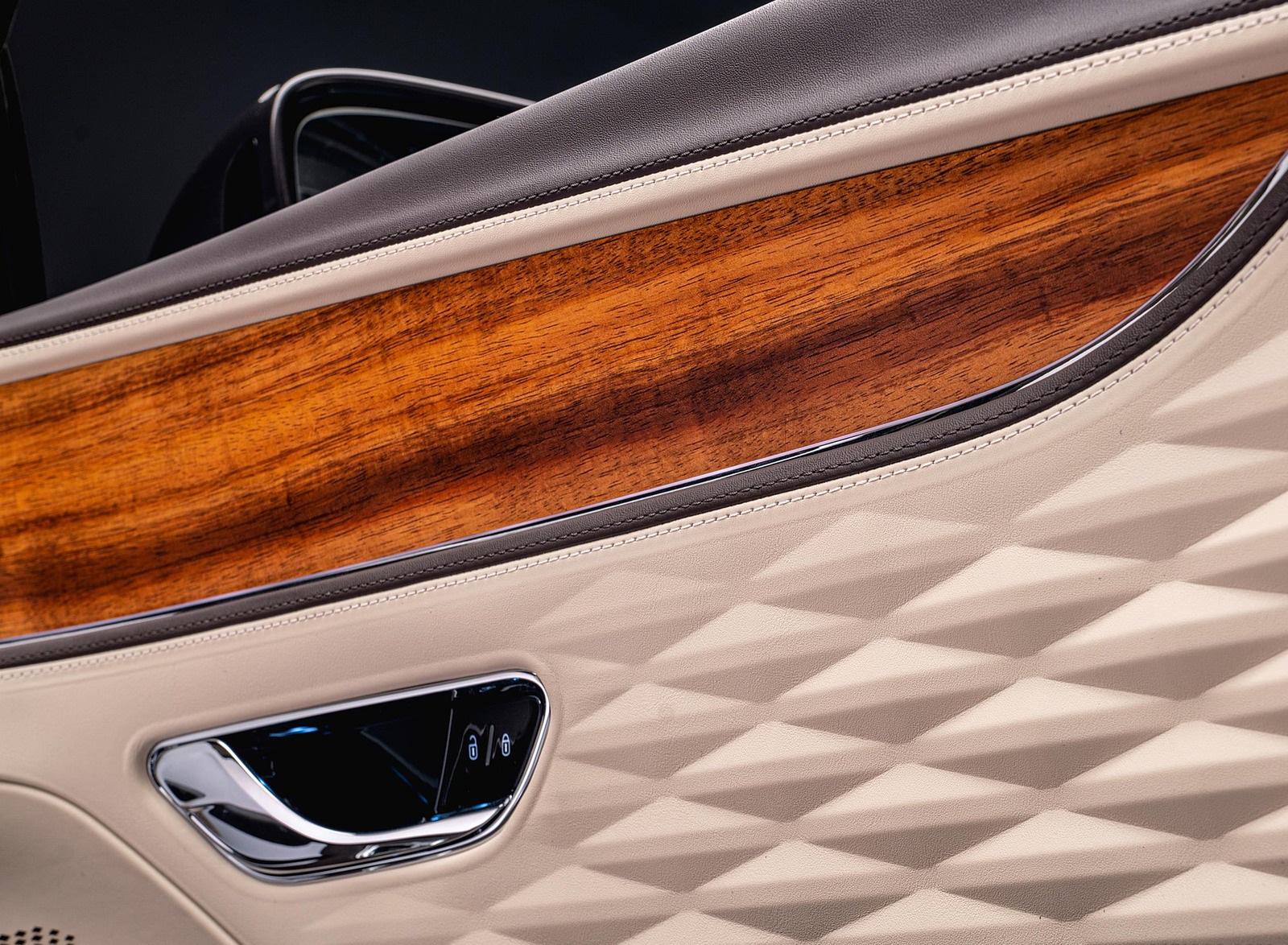 2022 Bentley Flying Spur Hybrid Odyssean Edition Interior Detail Wallpapers (8)