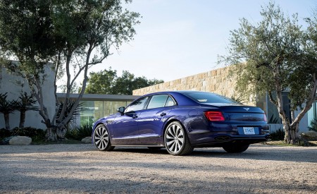 2022 Bentley Flying Spur Hybrid Rear Three-Quarter Wallpapers  450x275 (61)