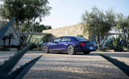 2022 Bentley Flying Spur Hybrid Rear Three-Quarter Wallpapers 450x275 (62)