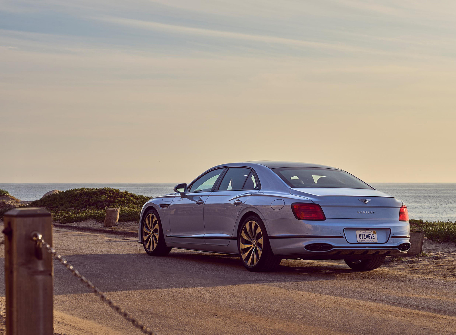 2022 Bentley Flying Spur Hybrid Rear Three-Quarter Wallpapers (11)