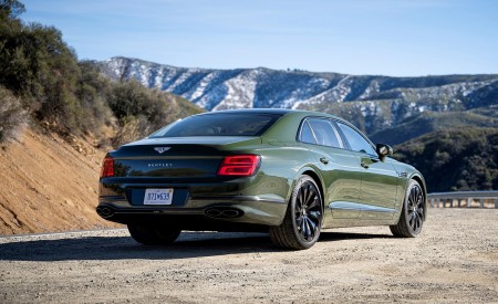 2022 Bentley Flying Spur Hybrid Rear Three-Quarter Wallpapers 450x275 (42)