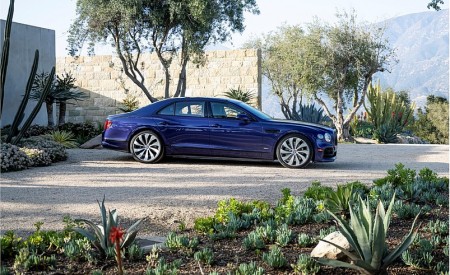 2022 Bentley Flying Spur Hybrid Side Wallpapers 450x275 (63)