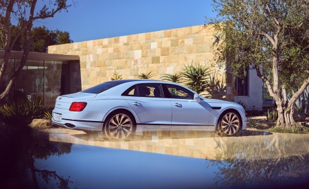 2022 Bentley Flying Spur Hybrid Side Wallpapers 450x275 (57)