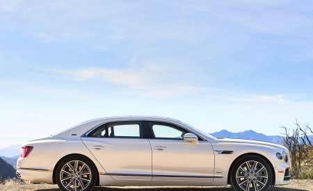 2022 Bentley Flying Spur Hybrid Side Wallpapers 450x275 (49)