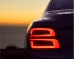 2022 Bentley Flying Spur Hybrid Tail Light Wallpapers  150x120